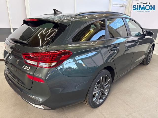Hyundai / i30 / Grün /  /  / EDITION NAVI SHZ KLIMAAUTOMATIK RFK LED PDC v+h