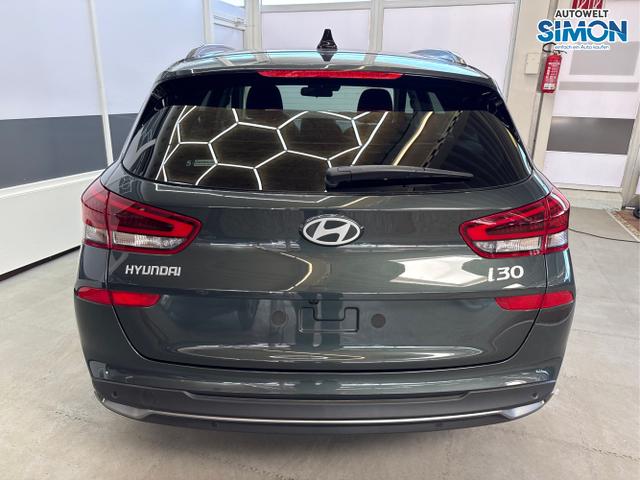 Hyundai / i30 / Grün /  /  / EDITION NAVI SHZ KLIMAAUTOMATIK RFK LED PDC v+h