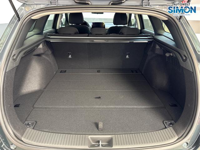 Hyundai / i30 / Grün /  /  / EDITION NAVI SHZ KLIMAAUTOMATIK RFK LED PDC v+h