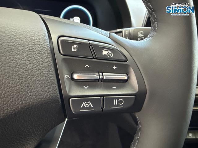 Hyundai / i30 / Grün /  /  / EDITION NAVI SHZ KLIMAAUTOMATIK RFK LED PDC v+h
