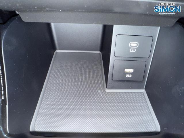 Hyundai / i30 / Grün /  /  / EDITION NAVI SHZ KLIMAAUTOMATIK RFK LED PDC v+h