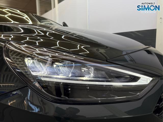 Hyundai / i30 / Grün /  /  / EDITION NAVI SHZ KLIMAAUTOMATIK RFK LED PDC v+h