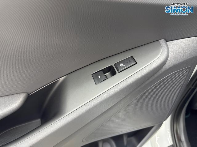 Hyundai / IONIQ /  /  /  / 