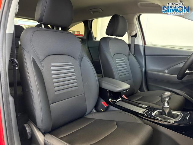 Hyundai i30 Kombi STYLE EDITION NAVI SHZ KLIMAAUTOMATIK RFK LED PDC v+h 