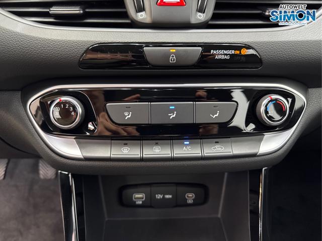 Hyundai / i30 /  /  /  / 
