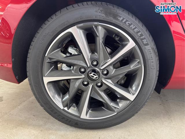 Hyundai / i30 /  /  /  / 