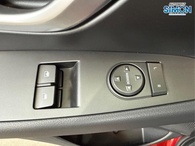 Hyundai / i30 / Rot /  /  / NAVI LED RFK PDC