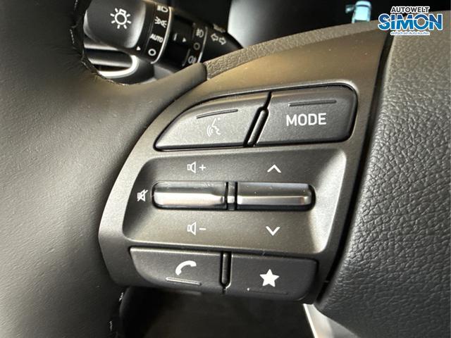 Hyundai / i30 / Rot /  /  / NAVI LED RFK PDC