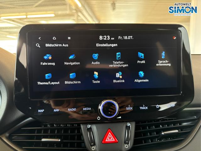 Hyundai / i30 / Rot /  /  / NAVI LED RFK PDC