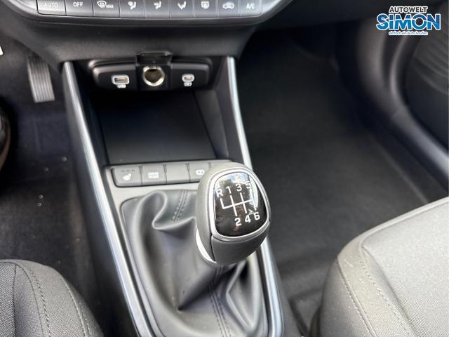 Hyundai / i20 / Grün /  /  / NAVI SHZ LED ALU RFK SHZ KLIMAAUTOMATIK 