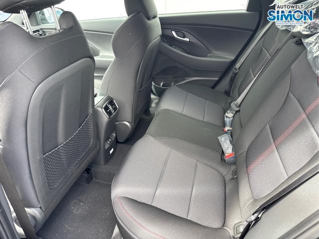 Hyundai / i30 / Schwarz /  /  / N-LINE SHZ NAVI PDC RFK