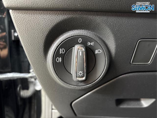 Seat / Leon / Schwarz /  /  / NAVI SHZ LED 