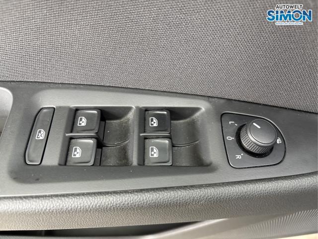 Seat / Leon / Schwarz /  /  / NAVI SHZ LED 