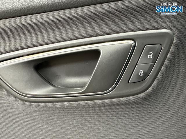 Seat / Leon / Schwarz /  /  / NAVI SHZ LED 