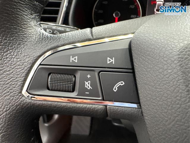 Seat / Leon / Schwarz /  /  / NAVI SHZ LED 