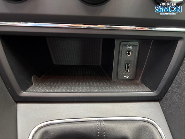 Seat / Leon / Schwarz /  /  / NAVI SHZ LED 