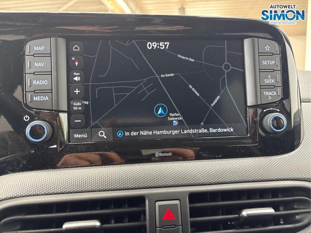 Hyundai / i10 / Grün /  /  / AUT NAVI SHZ TEMPOMAT 