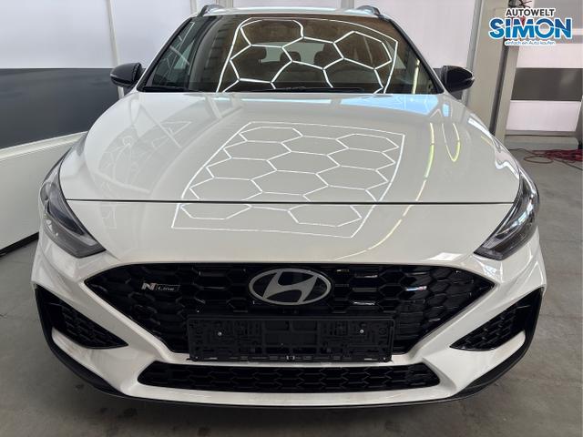 Hyundai / i30 / Weiß /  /  / DCT ACC NAVI RFK WP 