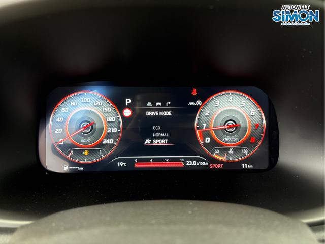 Hyundai / i30 / Weiß /  /  / DCT ACC NAVI RFK WP 
