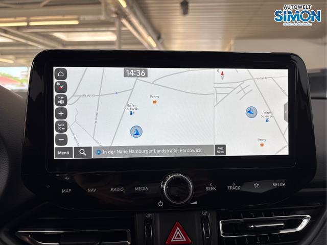 Hyundai / i30 / Weiß /  /  / DCT ACC NAVI RFK WP 