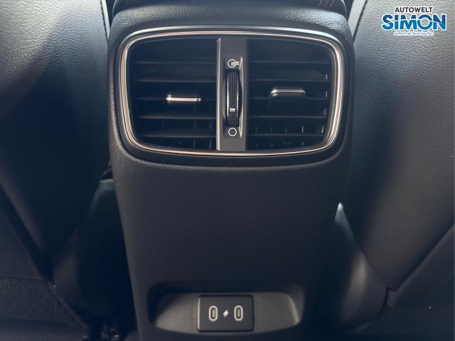 Hyundai / i30 / Weiß /  /  / DCT ACC NAVI RFK WP 