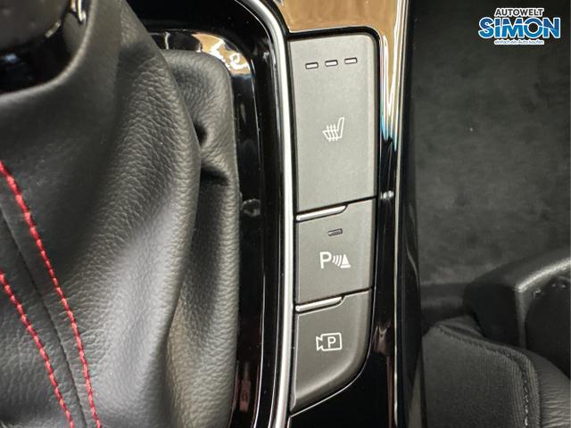Hyundai / i30 / Weiß /  /  / DCT ACC NAVI RFK WP 