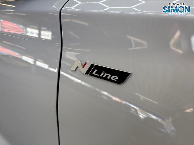 Hyundai / i30 / Weiß /  /  / DCT ACC NAVI RFK WP 
