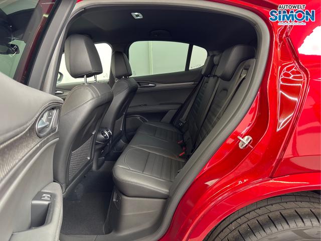 Alfa Romeo / Stelvio / Rot /  /  / 