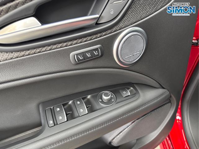 Alfa Romeo / Stelvio / Rot /  /  / 