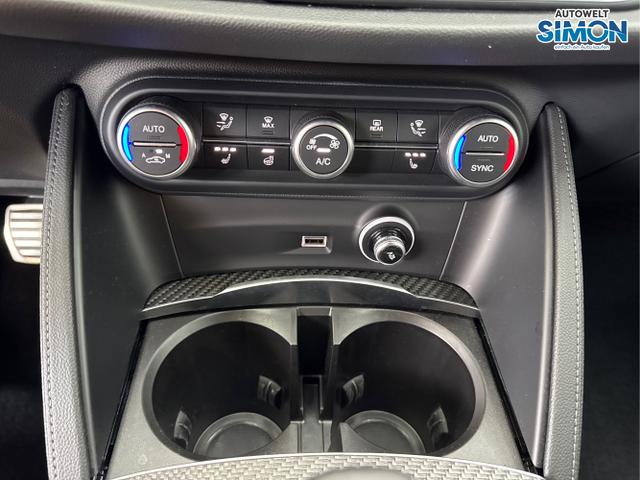 Alfa Romeo / Stelvio / Rot /  /  / 