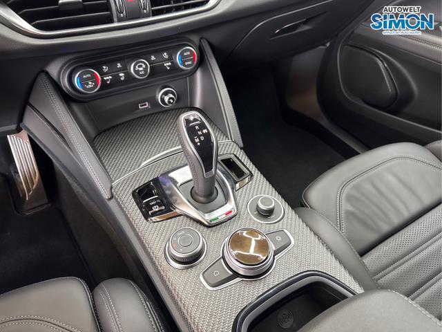 Alfa Romeo / Stelvio / Rot /  /  / 