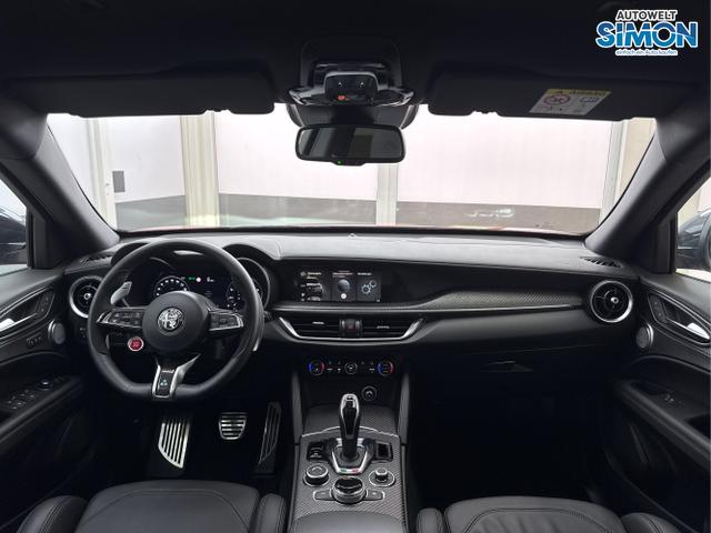 Alfa Romeo / Stelvio / Rot /  /  / 