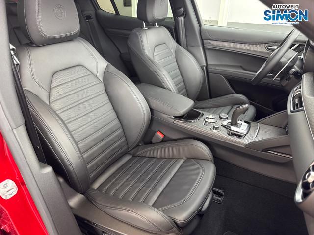 Alfa Romeo / Stelvio / Rot /  /  / 
