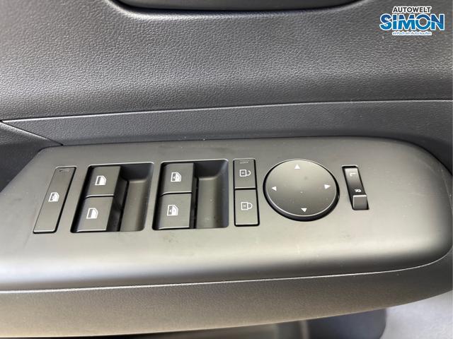 Hyundai / KONA / Grau /  /  / NAVI KLIMAAUTOMATIK PDC v+h RFK