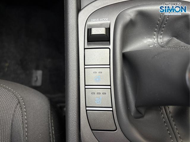 Hyundai / KONA / Grau /  /  / NAVI KLIMAAUTOMATIK PDC v+h RFK