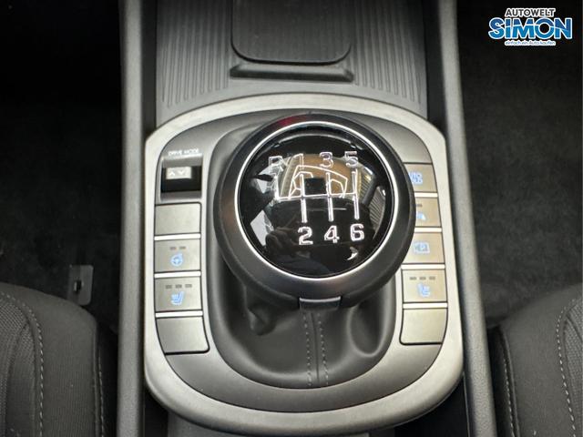 Hyundai / KONA / Grau /  /  / NAVI KLIMAAUTOMATIK PDC v+h RFK