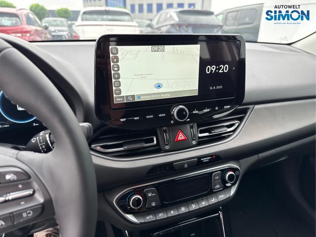 Hyundai / i30 / Silber /  /  / EDITION SHZ NAVI ALU LED RFK PDC