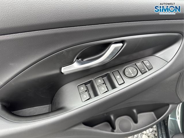 Hyundai / i30 / Grün /  /  / EDITION SHZ NAVI ALU LED RFK PDC