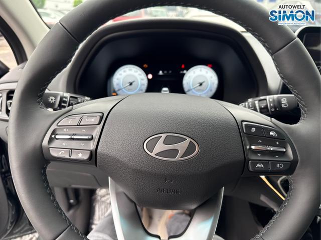 Hyundai / i30 / Grün /  /  / EDITION SHZ NAVI ALU LED RFK PDC