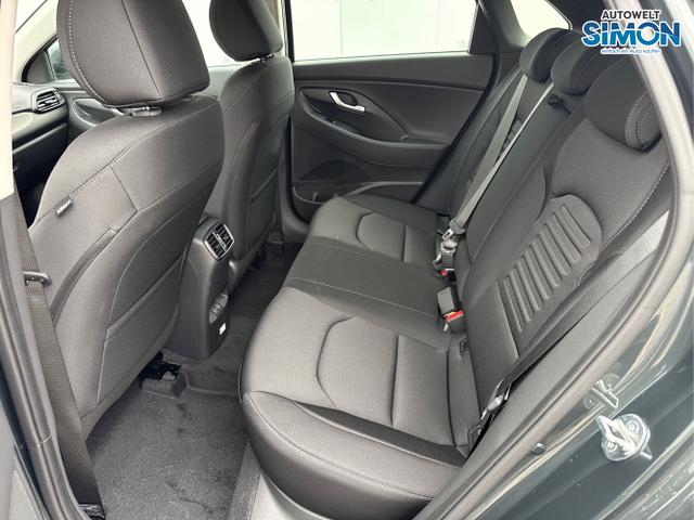 Hyundai / i30 / Grün /  /  / EDITION SHZ NAVI ALU LED RFK PDC