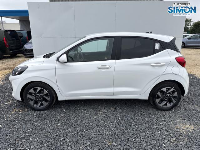 Hyundai / i10 / Weiß /  /  / AUT NAVI SHZ TEMPOMAT 