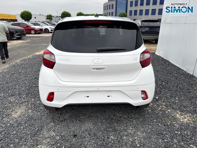 Hyundai / i10 / Weiß /  /  / AUT NAVI SHZ TEMPOMAT 