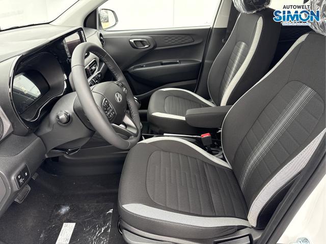 Hyundai / i10 / Weiß /  /  / AUT NAVI SHZ TEMPOMAT 