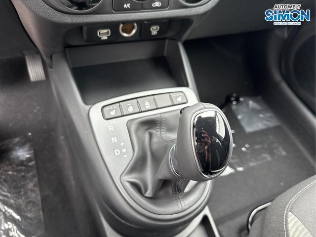 Hyundai / i10 / Weiß /  /  / AUT NAVI SHZ TEMPOMAT 