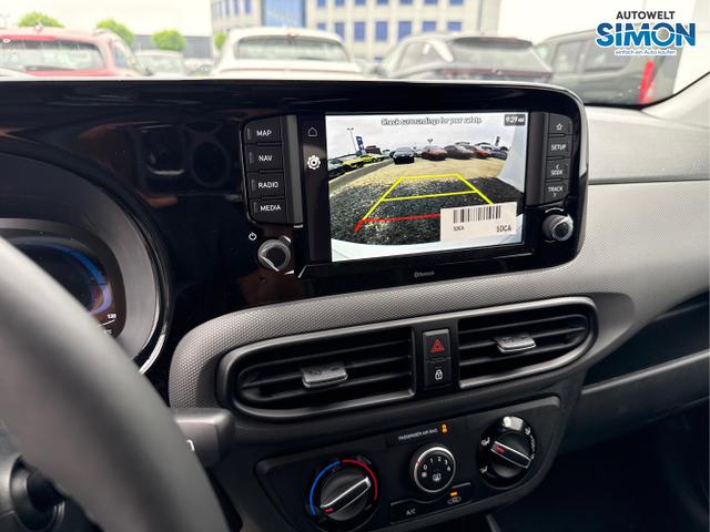 Hyundai / i10 / Weiß /  /  / AUT NAVI SHZ TEMPOMAT 