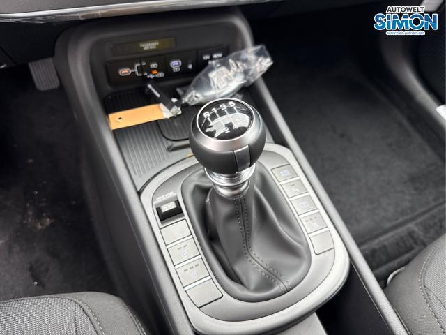 Hyundai / KONA / Weiß /  /  / NAVI KLIMAAUTOMATIK PDC v+h RFK