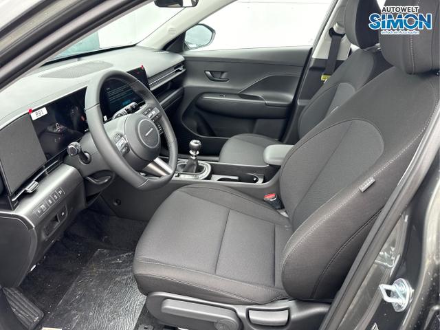 Hyundai / KONA / Grau /  /  / NAVI KLIMAAUTOMATIK PDC v+h RFK