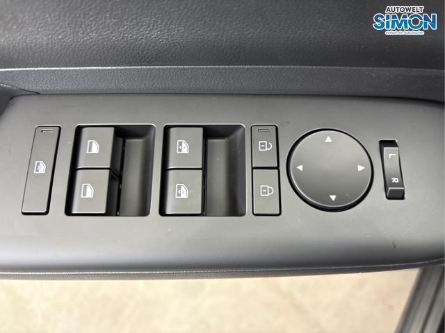 Hyundai / KONA / Schwarz /  /  / NAVI KLIMAAUTOMATIK PDC v+h RFK
