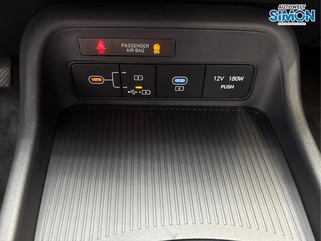 Hyundai / KONA / Schwarz /  /  / NAVI KLIMAAUTOMATIK PDC v+h RFK