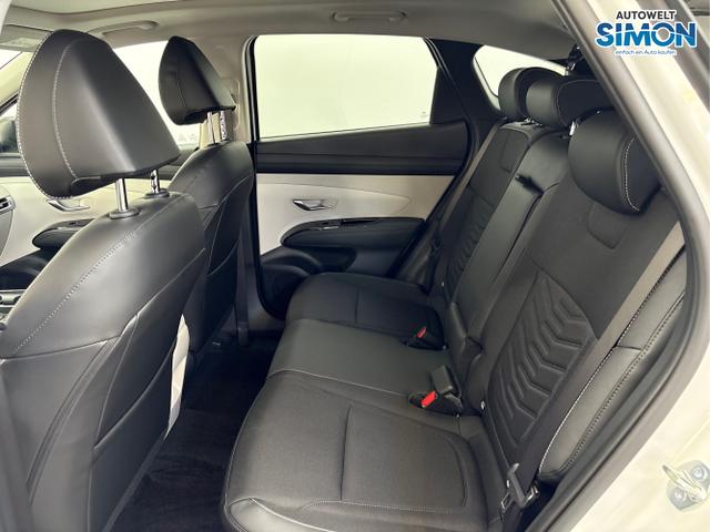 Hyundai / TUCSON / Weiß /  /  / PANO SHZ v+h 18 ALU